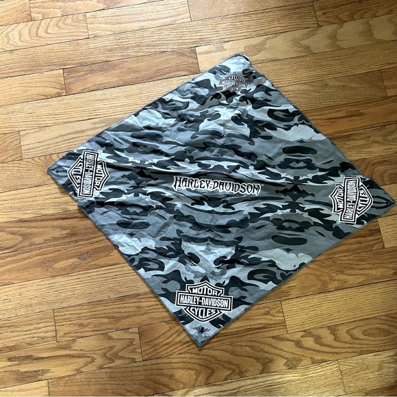 Harley Davidson Bandanna with very cool spider 🕷️ detail & graphics - Picture 3 of 16